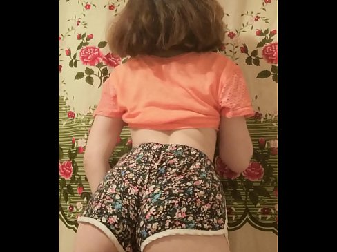 ❤️ Sexig ung babe som strippar av sig sina shorts inför kameran Sex at us sv.sex00.top ️❤